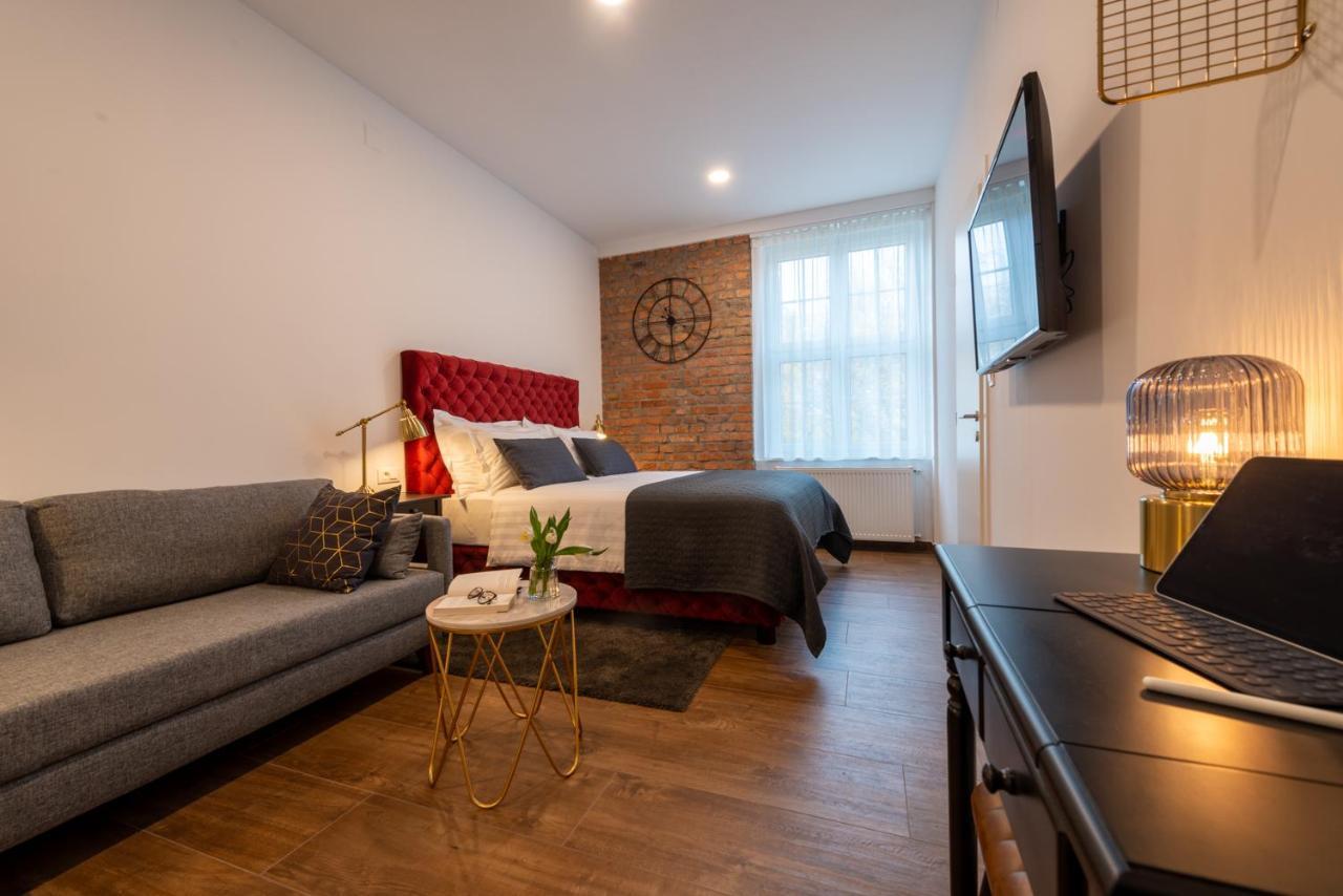 Brickwall Apartments ซาเกร็บ ภายนอก รูปภาพ
