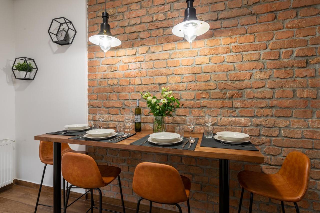 Brickwall Apartments ซาเกร็บ ภายนอก รูปภาพ