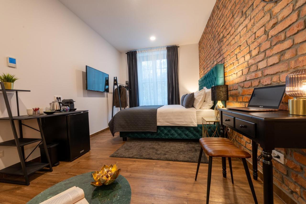 Brickwall Apartments ซาเกร็บ ภายนอก รูปภาพ