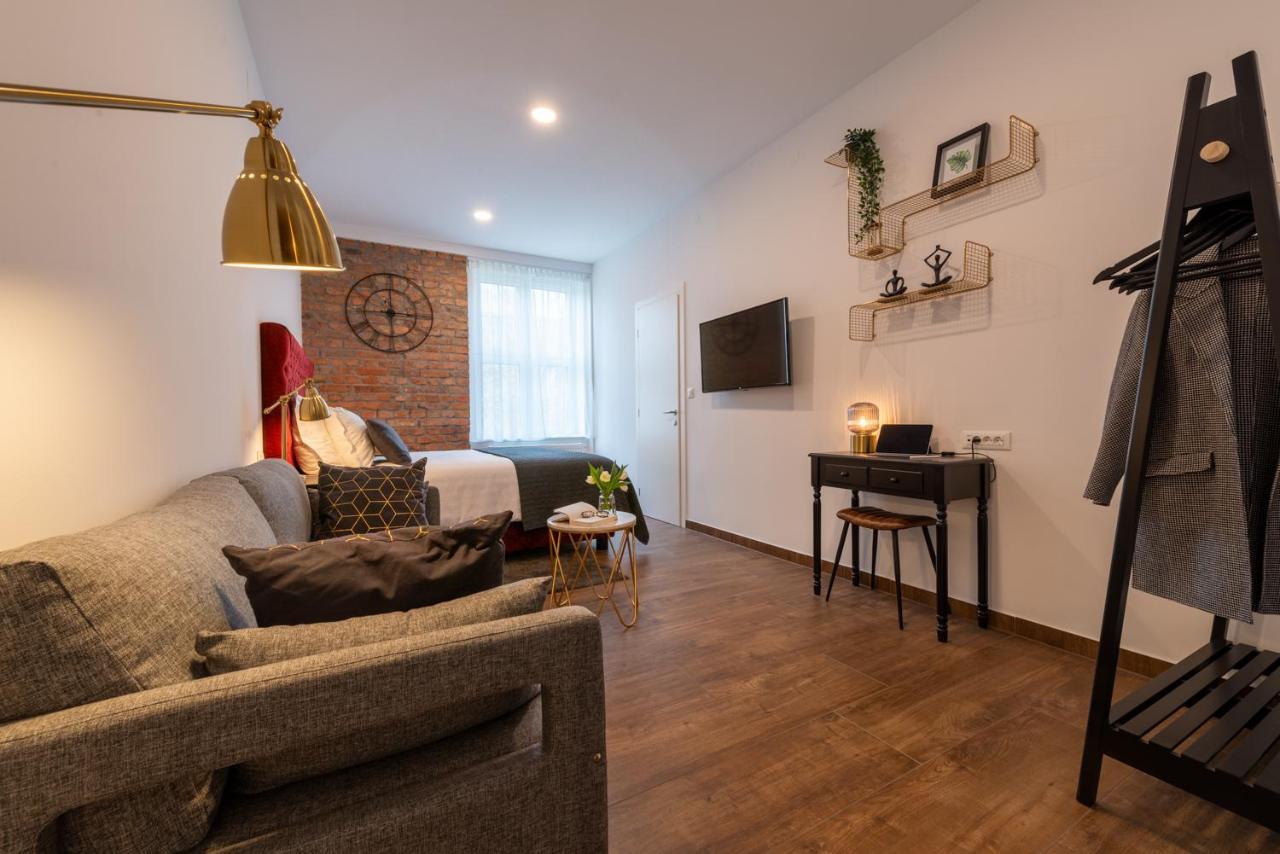 Brickwall Apartments ซาเกร็บ ภายนอก รูปภาพ